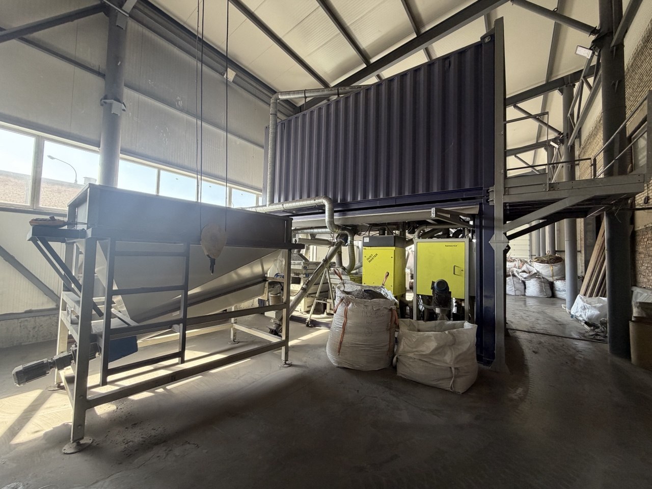 Промислове обладнання ADAX для підготовки сировини